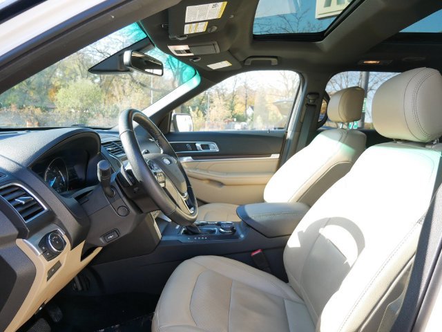 Used 2017 Ford Explorer Limited w/ Equipment Group 301A AWD/4WD image 8