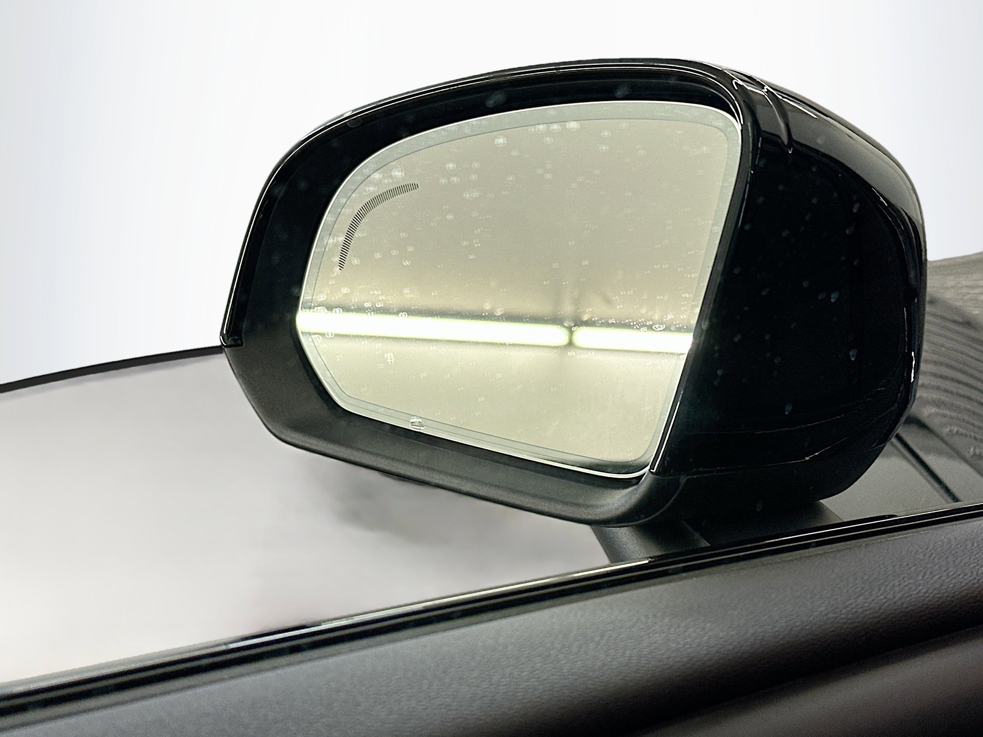 Used 2025 Volvo XC40 B5 Plus image 16