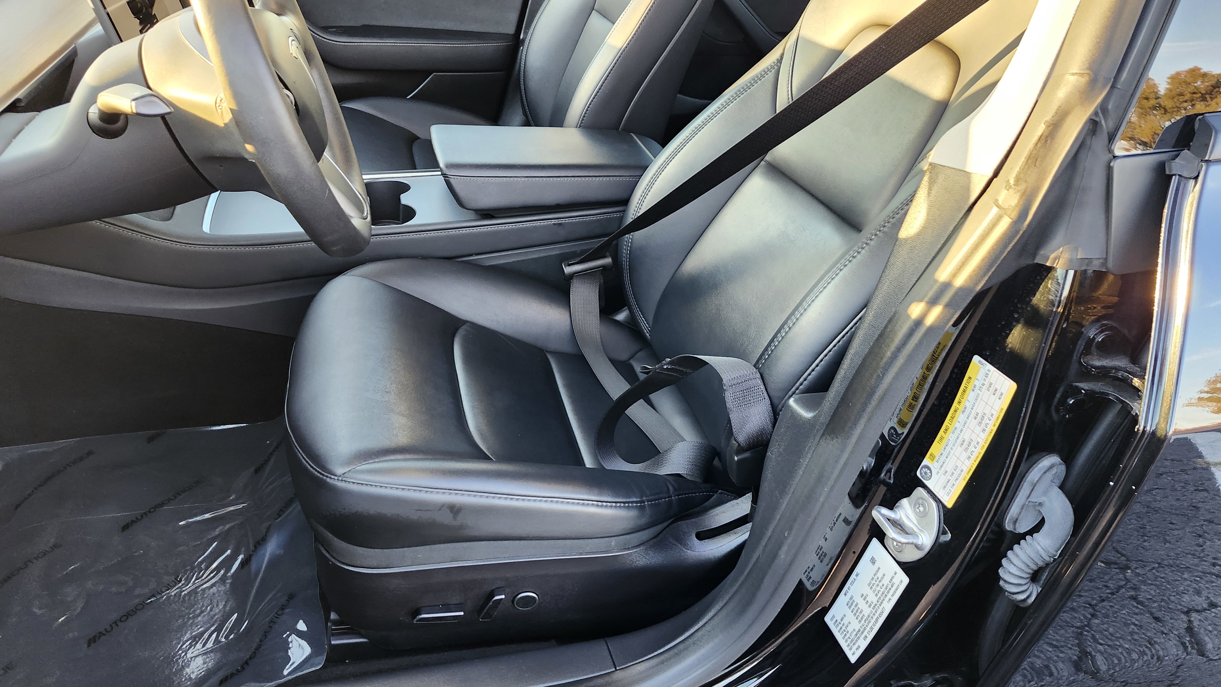 Used 2023 Tesla Model 3 Standard Range image 17