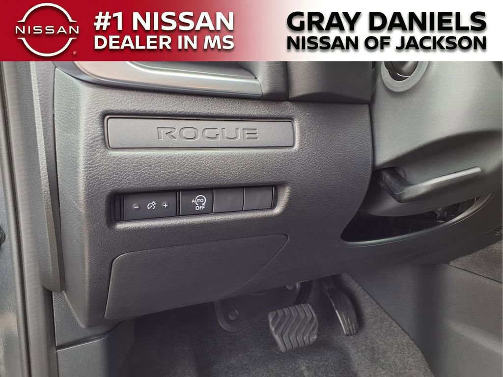New 2026 Nissan Rogue S image 9