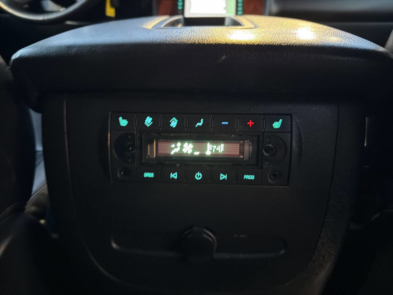 Used 2013 Chevrolet Suburban LTZ image 24