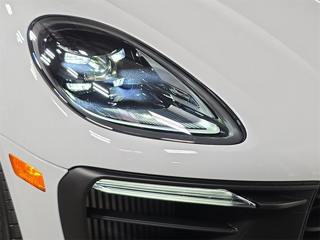 Used 2025 Porsche Macan GTS image 12