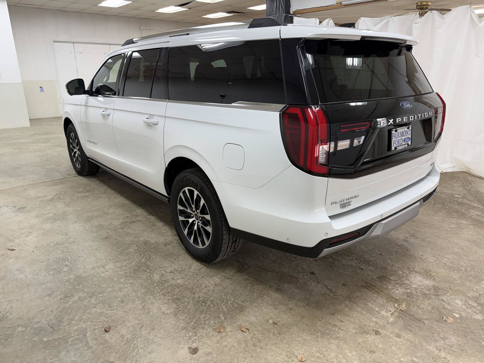 Used 2025 Ford Expedition Max Platinum AWD/4WD image 5