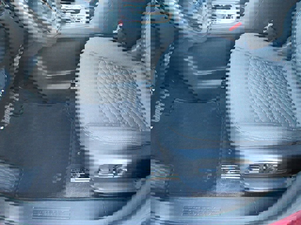 Used 2020 Chevrolet Equinox LT w/ LPO, Floor Liner Package image 19