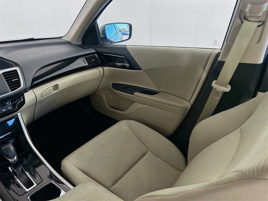Used 2017 Honda Accord LX image 21