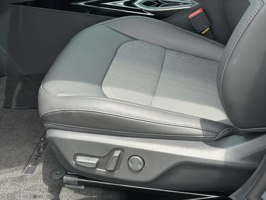 New 2026 Kia Niro EX FWD image 15