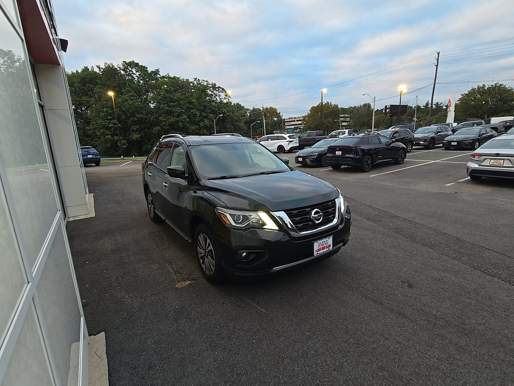 Used 2020 Nissan Pathfinder SV AWD/4WD image 3