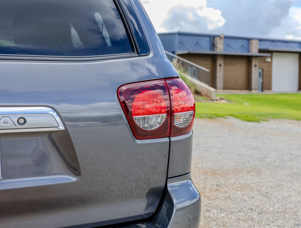 Used 2018 Toyota Sequoia Limited w/ Safety & Convenience Package RWD image 11