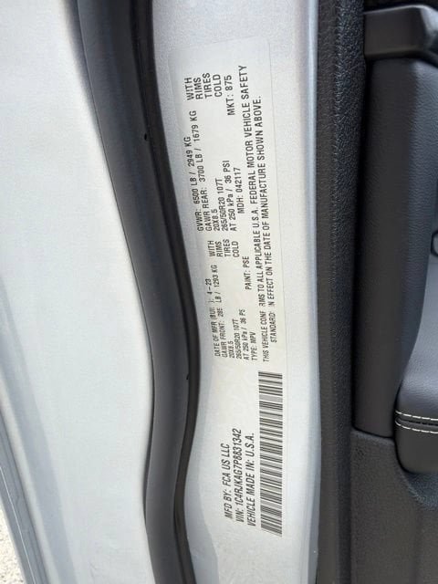 Used 2023 Jeep Grand Cherokee L Laredo AWD/4WD image 31