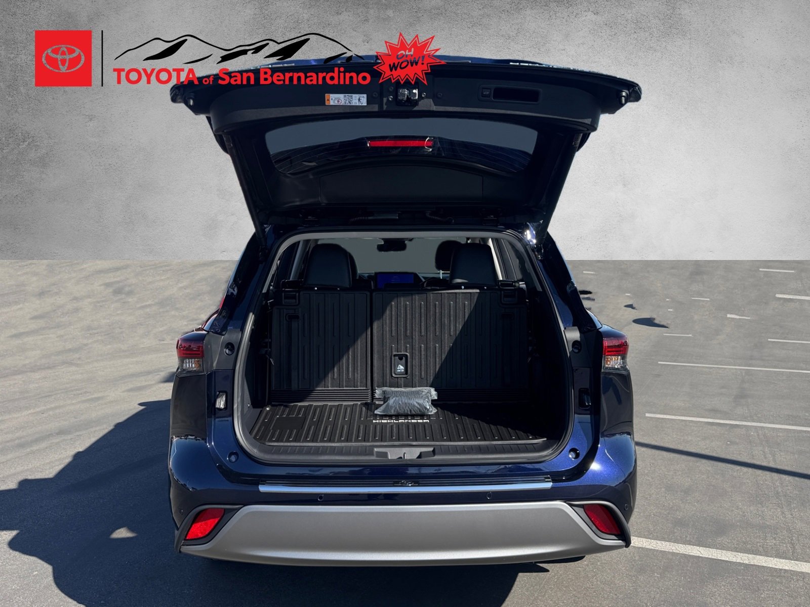 New 2026 Toyota Highlander Platinum image 16