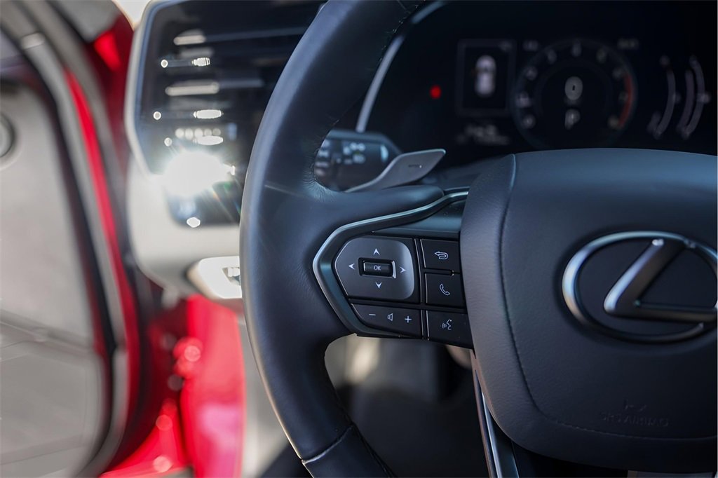 Used 2024 Lexus RX 350 FWD w/ Technology Package image 16