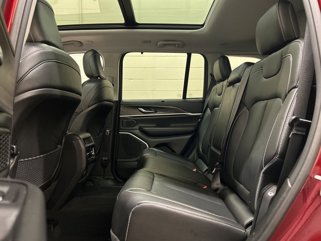 Used 2022 Jeep Grand Cherokee Limited 4xe w/ Luxury Tech Group II image 8