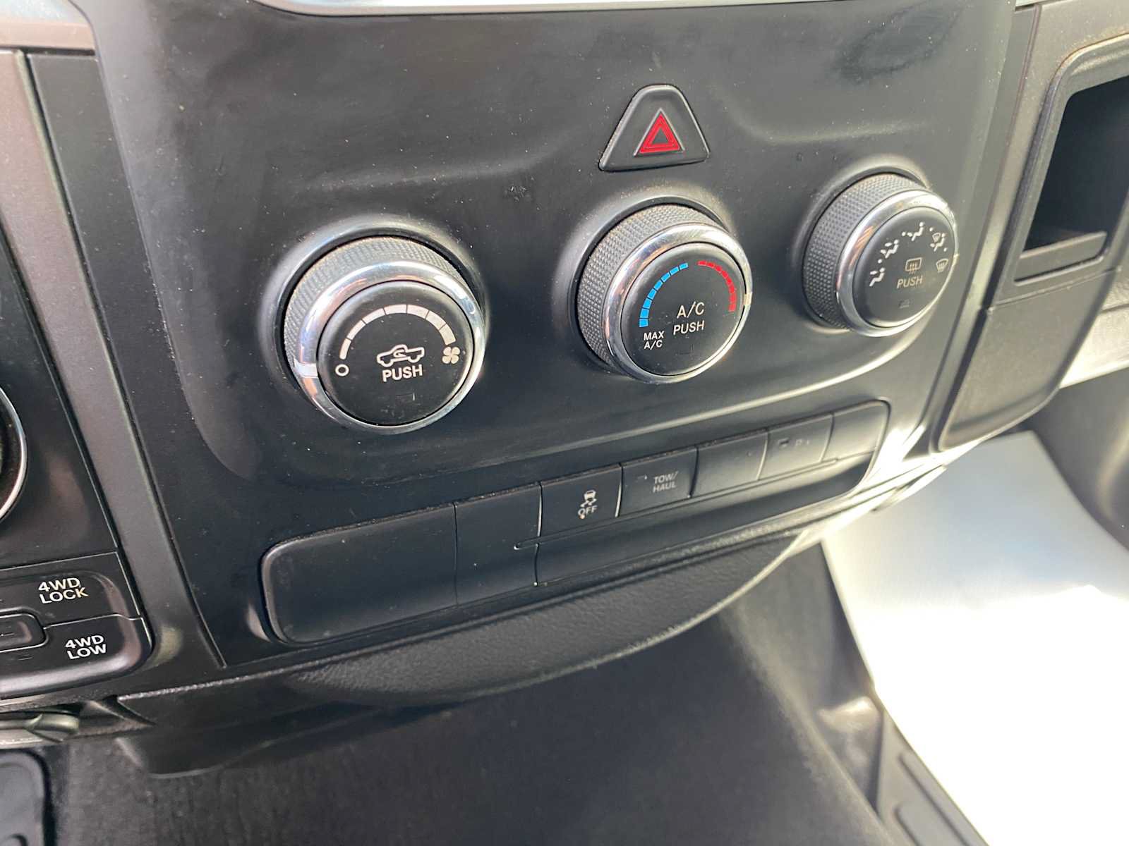 Used 2022 RAM 1500 Warlock w/ Warlock Decor Package AWD/4WD image 19