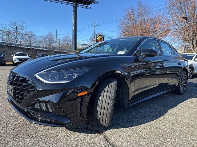 Used 2021 Hyundai Sonata Limited w/ Preferred Accessory Package image 3