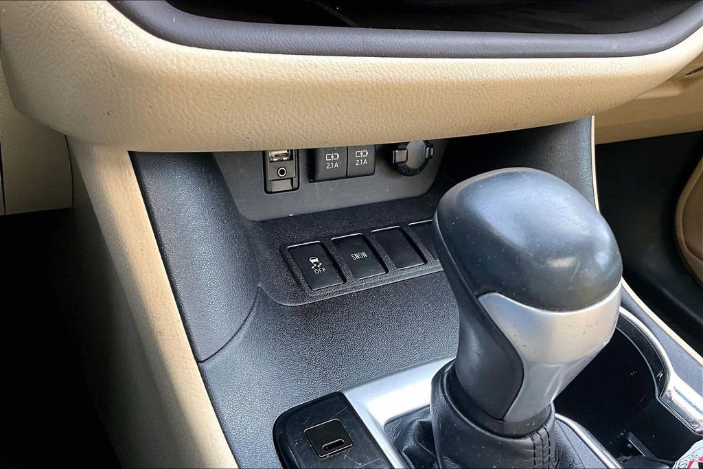 Used 2017 Toyota Highlander XLE FWD image 16
