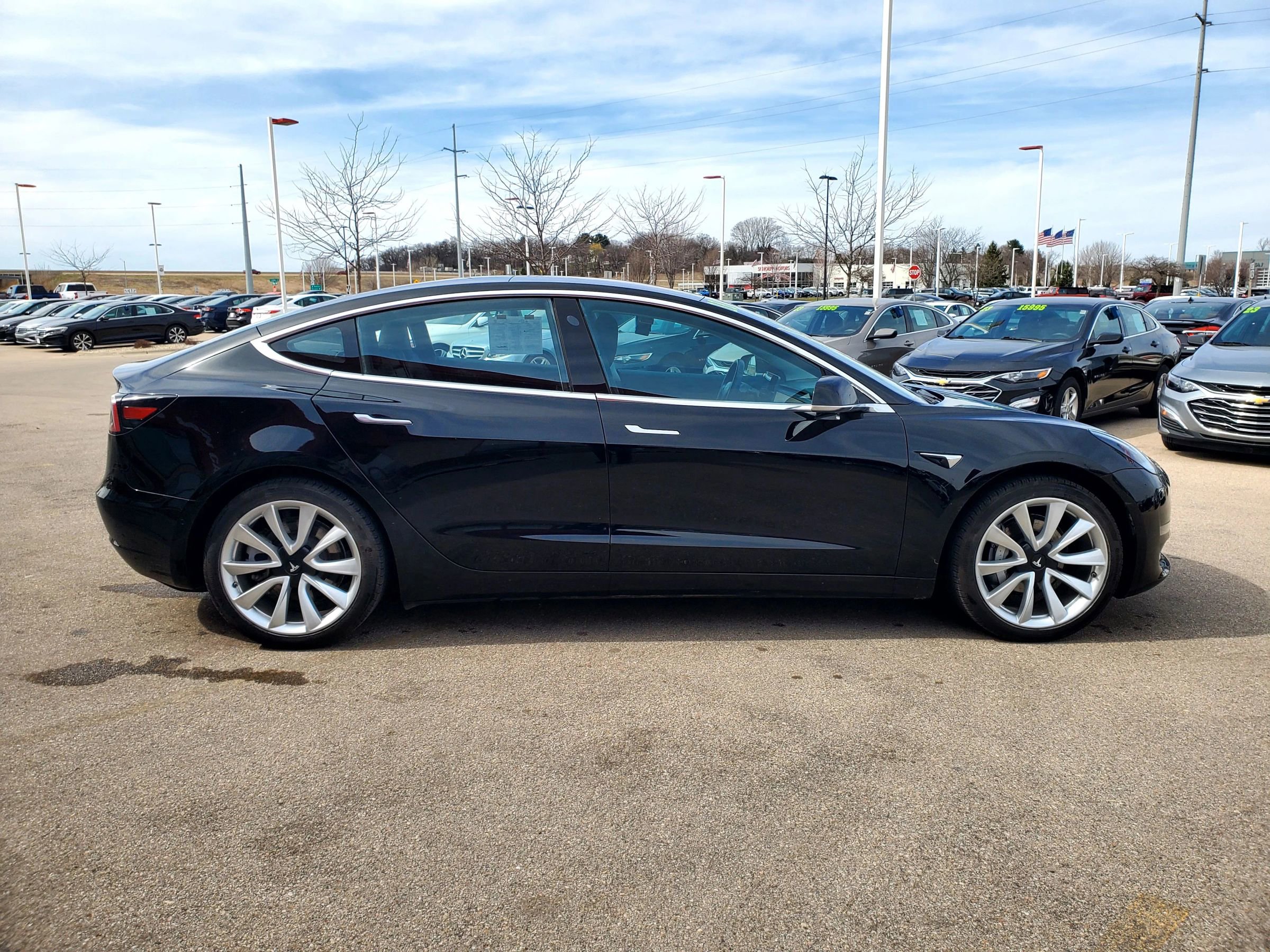 Used 2018 Tesla Model 3 Mid Range image 4