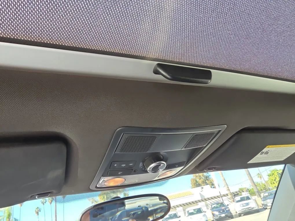 Used 2013 Volkswagen Beetle 2.5 image 37