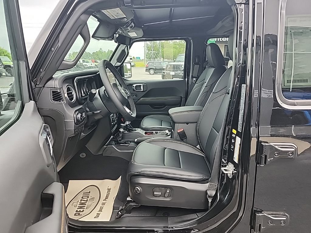 New 2025 Jeep Wrangler Sahara image 23