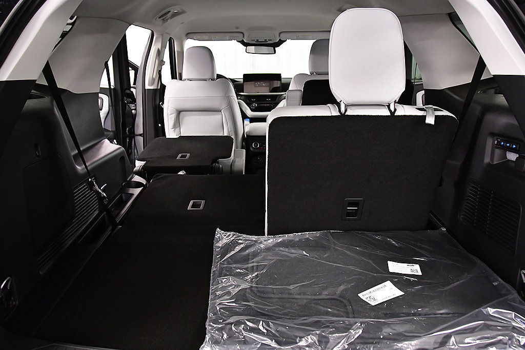 New 2026 Ford Explorer Platinum w/ LUX Leather Package AWD/4WD image 33
