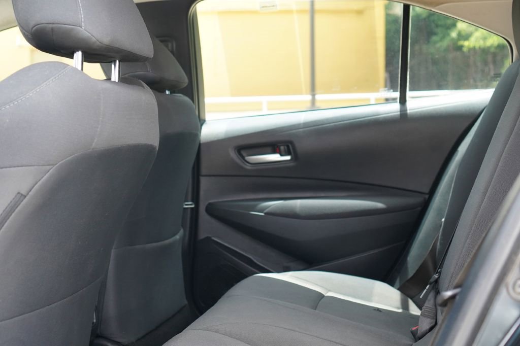 Used 2021 Toyota Corolla LE image 15