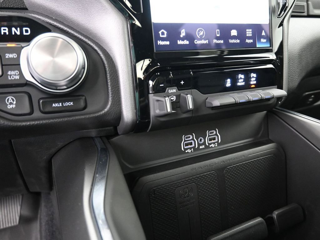 New 2025 RAM 1500 Laramie w/ Sport Appearance Package AWD/4WD image 19