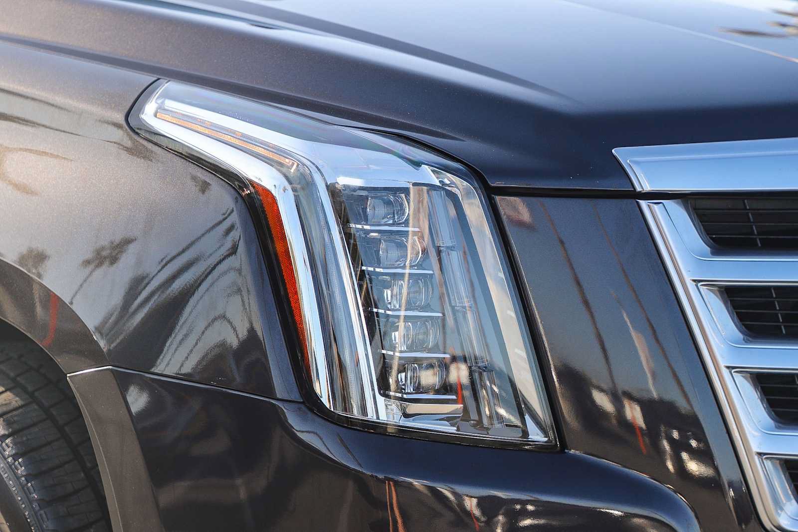 Used 2016 Cadillac Escalade ESV Premium AWD/4WD image 4