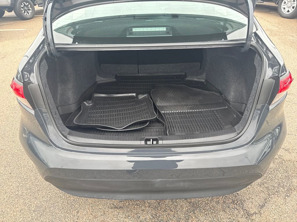 Used 2025 Toyota Corolla LE FWD image 38