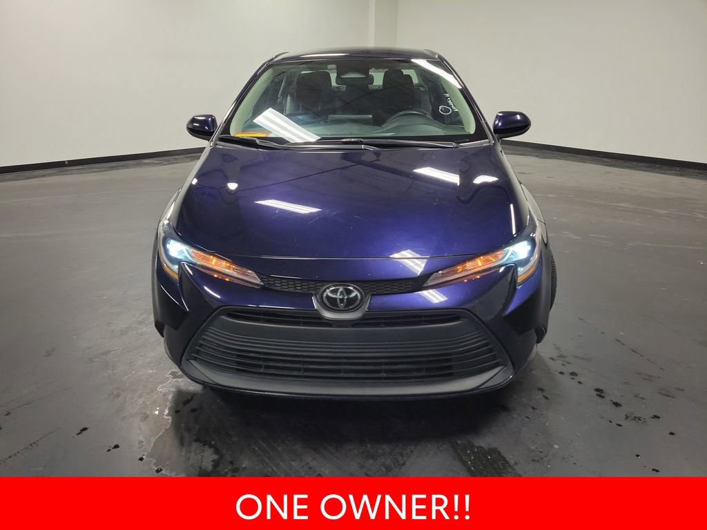 Used 2023 Toyota Corolla LE image 3