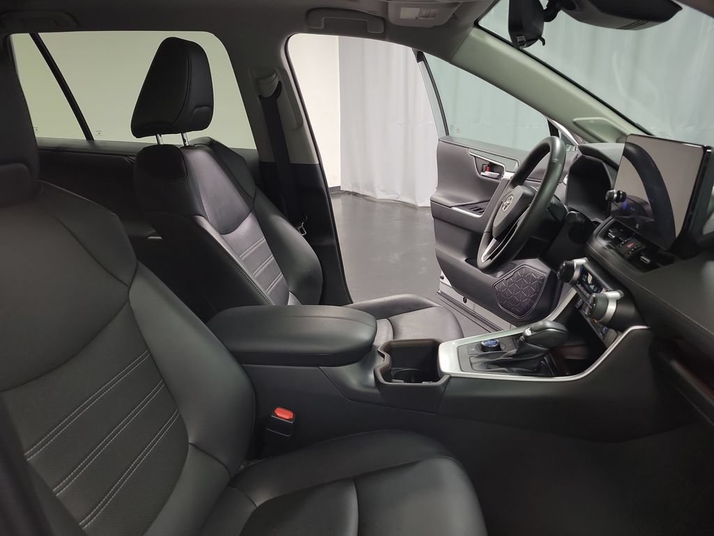 Used 2023 Toyota RAV4 Limited AWD/4WD image 33