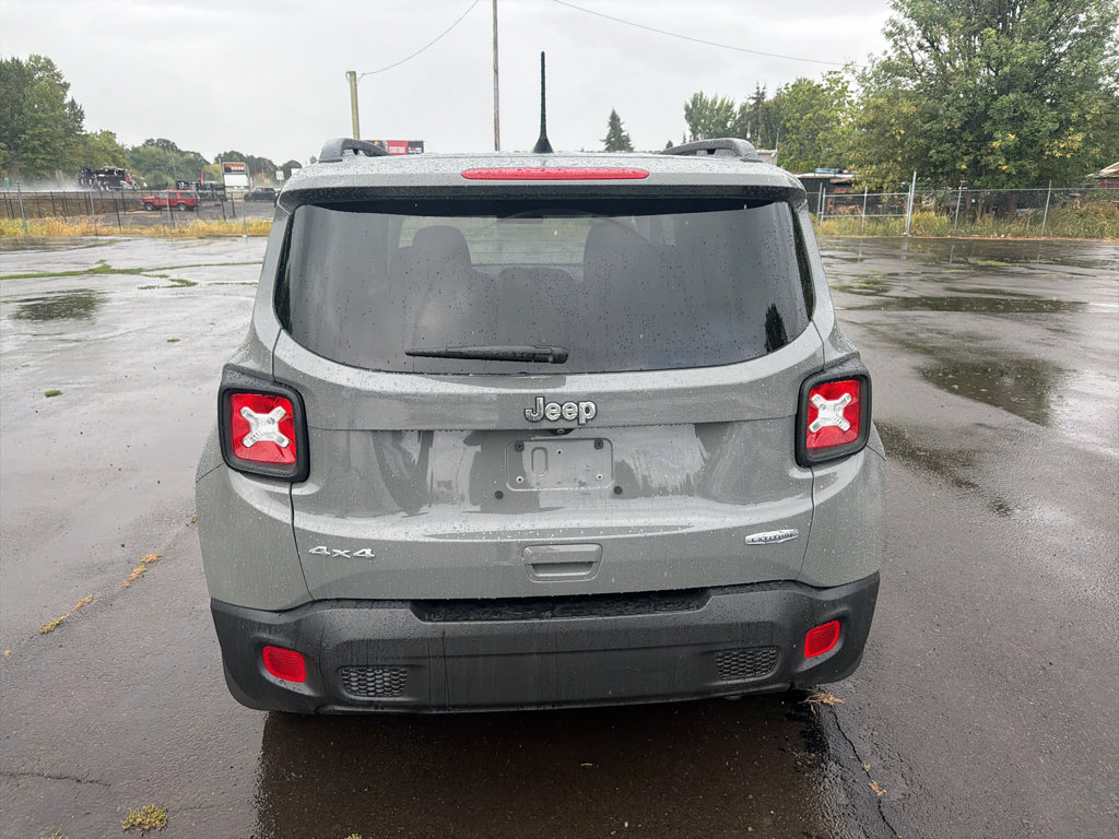 Used 2020 Jeep Renegade Latitude w/ Cold Weather Group AWD/4WD image 6