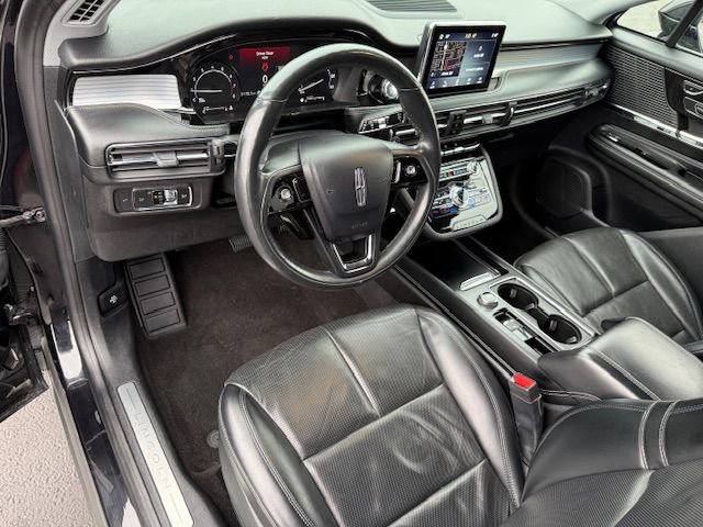 Used 2022 Lincoln Corsair AWD w/ Premium Package image 11