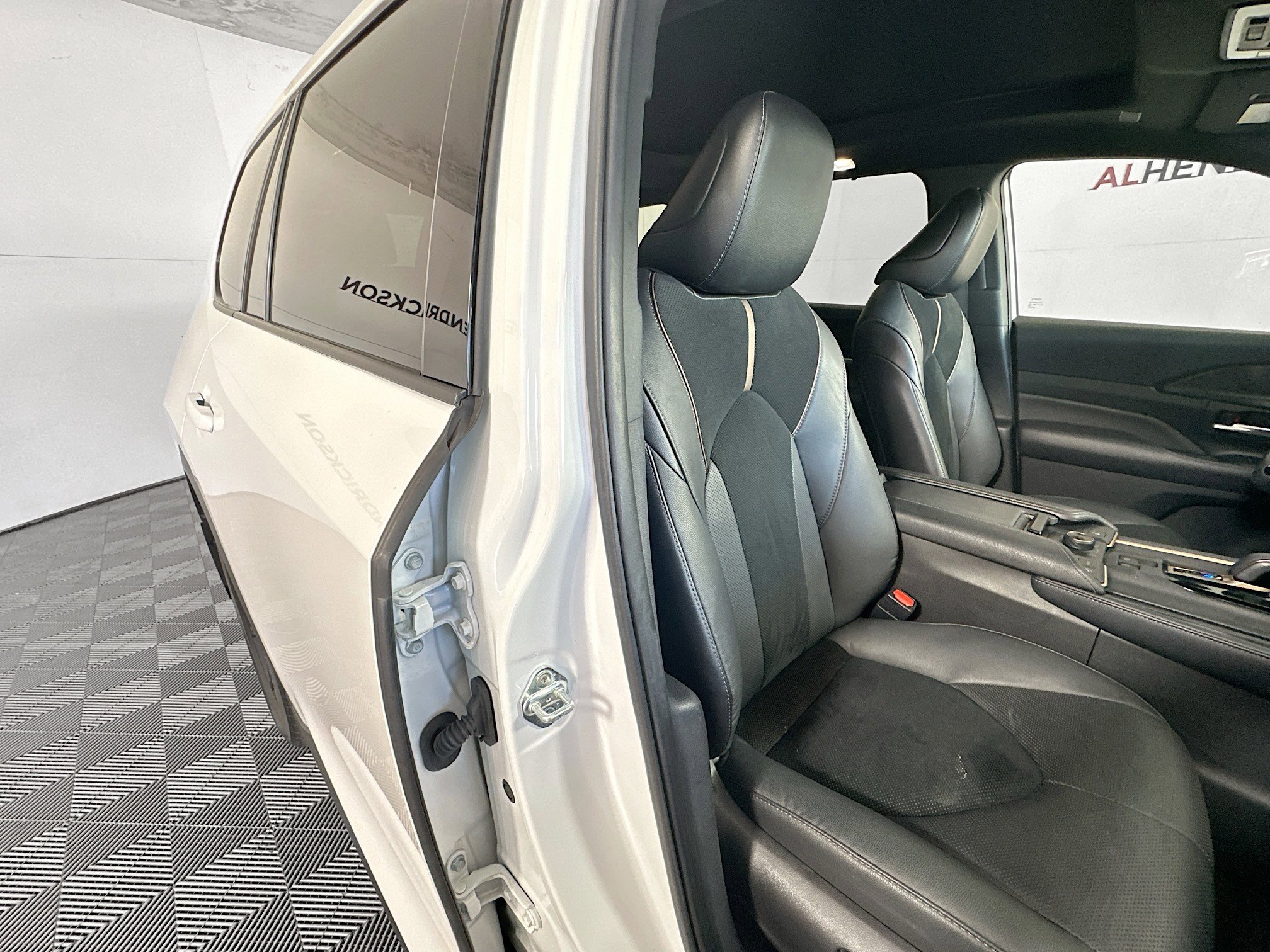 Used 2024 Toyota Grand Highlander AWD Hybrid image 28