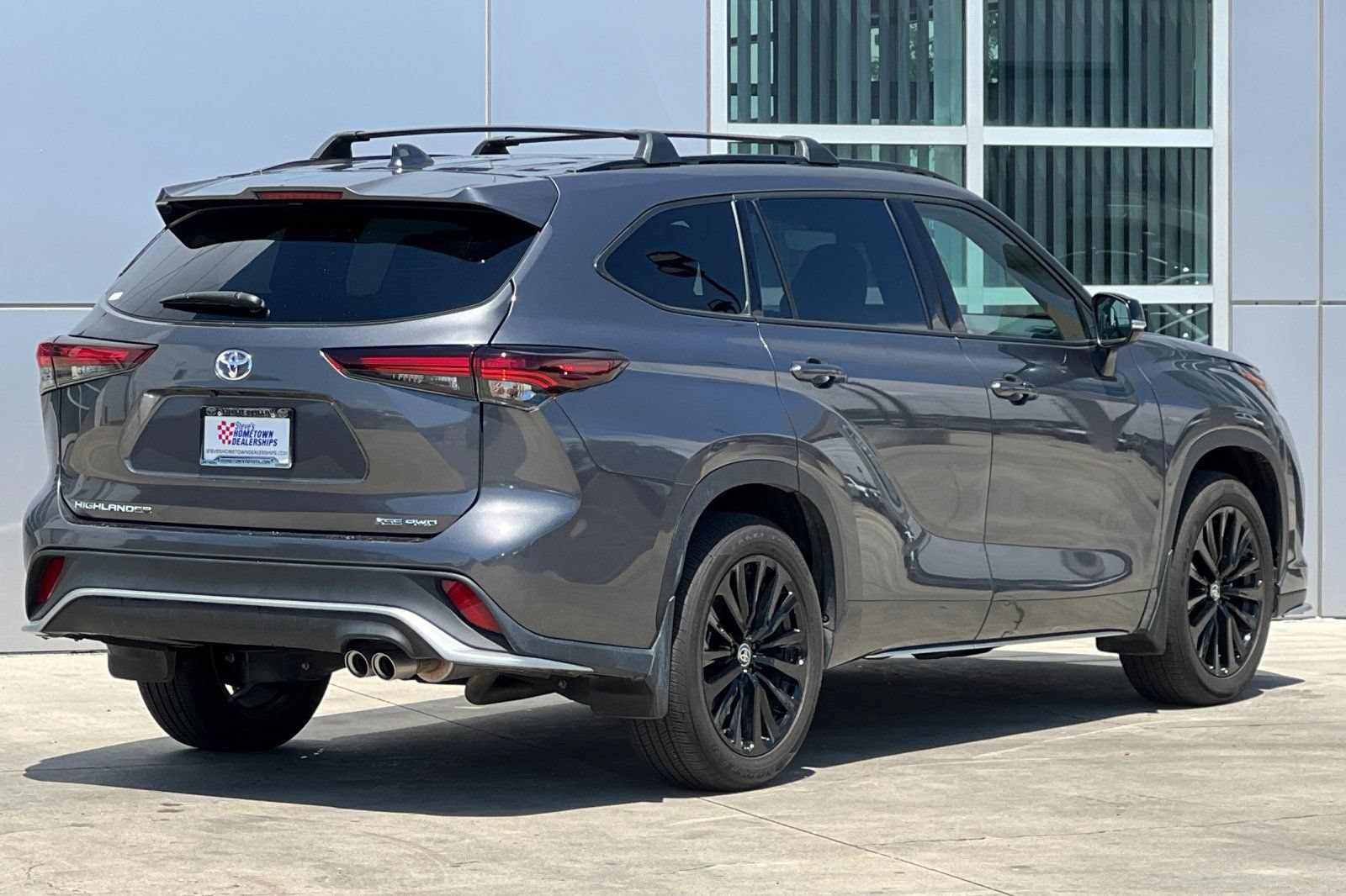 Certified 2025 Toyota Highlander XSE AWD/4WD image 4