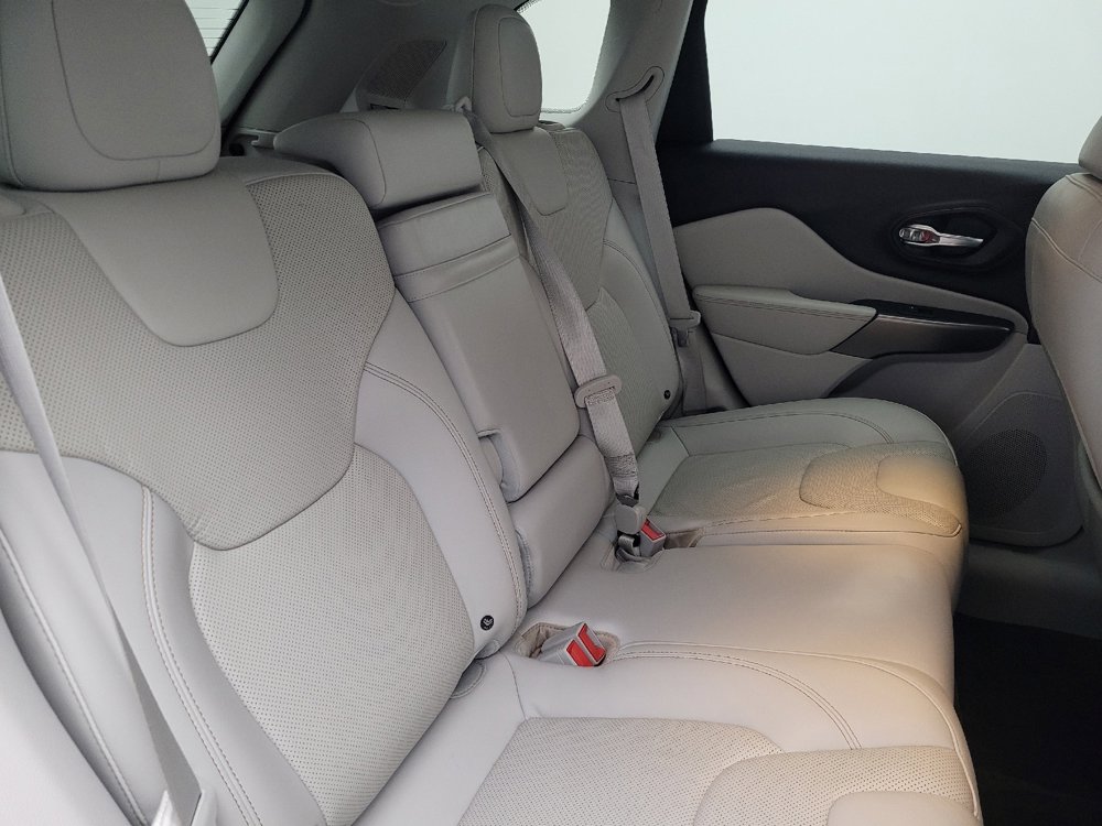Used 2019 Jeep Cherokee Limited w/ Technology Group FWD image 19