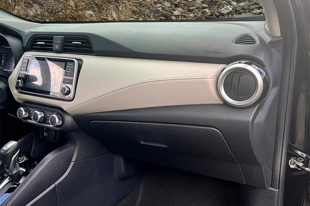 Used 2021 Nissan Versa SV image 16