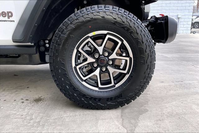 New 2026 Jeep Gladiator Rubicon w/ Steel Power Dome Hood Package AWD/4WD image 10