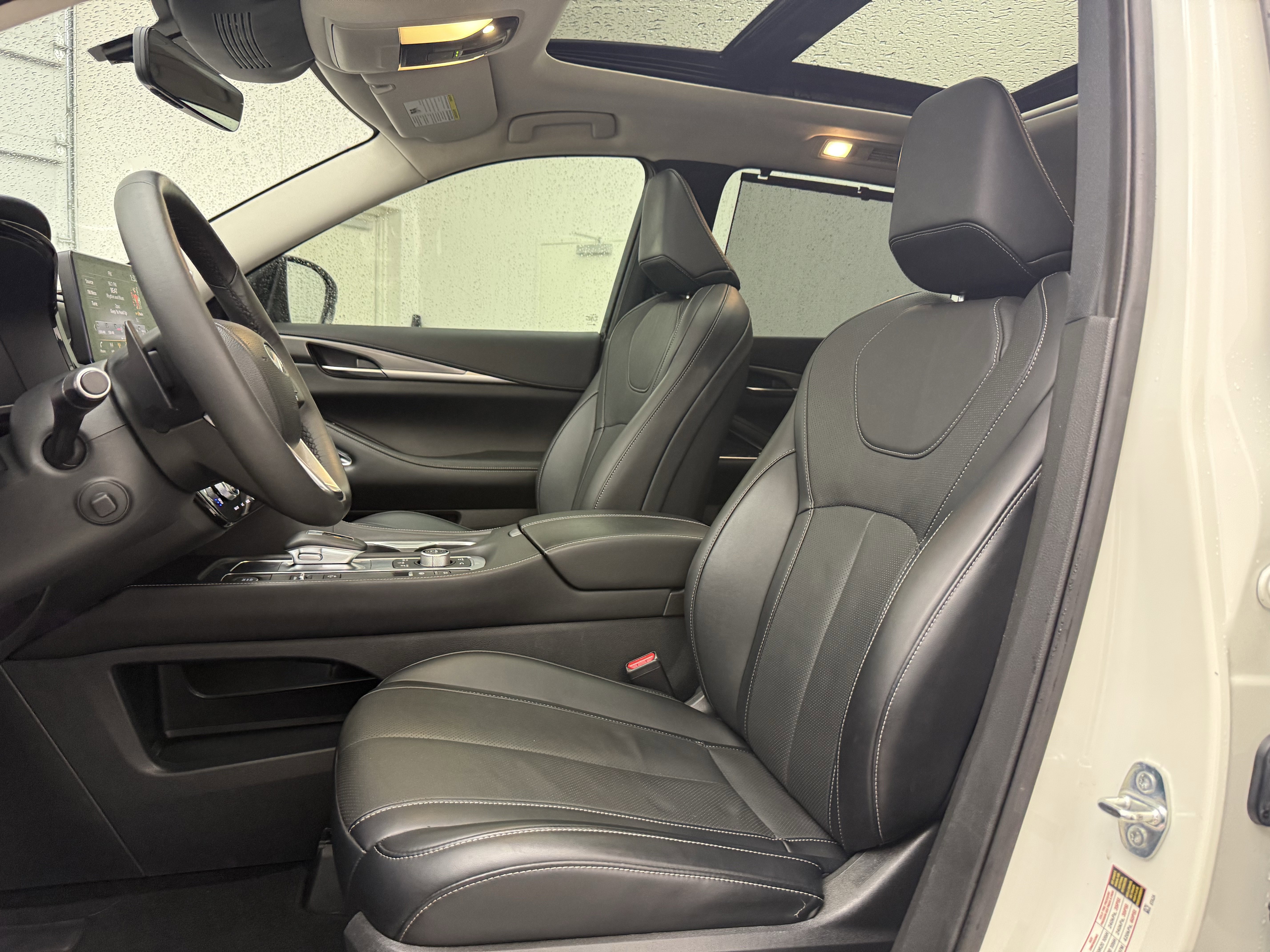 Used 2023 INFINITI QX60 Luxe w/ Performance Audio Package FWD image 13