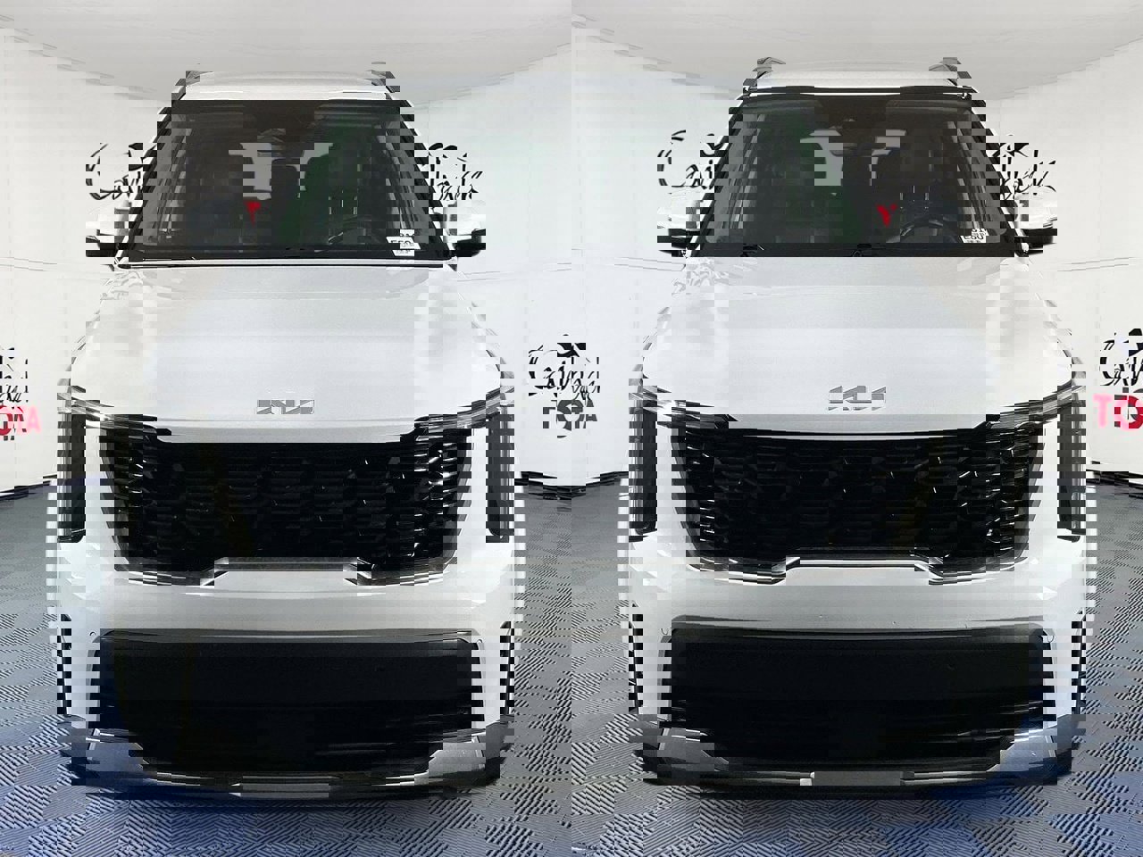 Used 2024 Kia Sorento S image 3