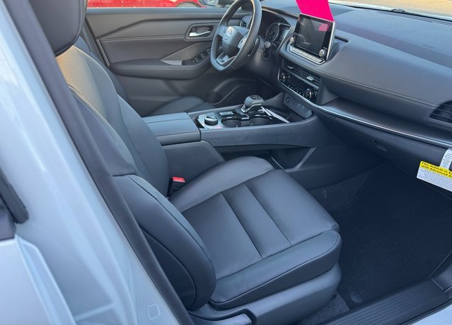 New 2026 Nissan Rogue SV image 7