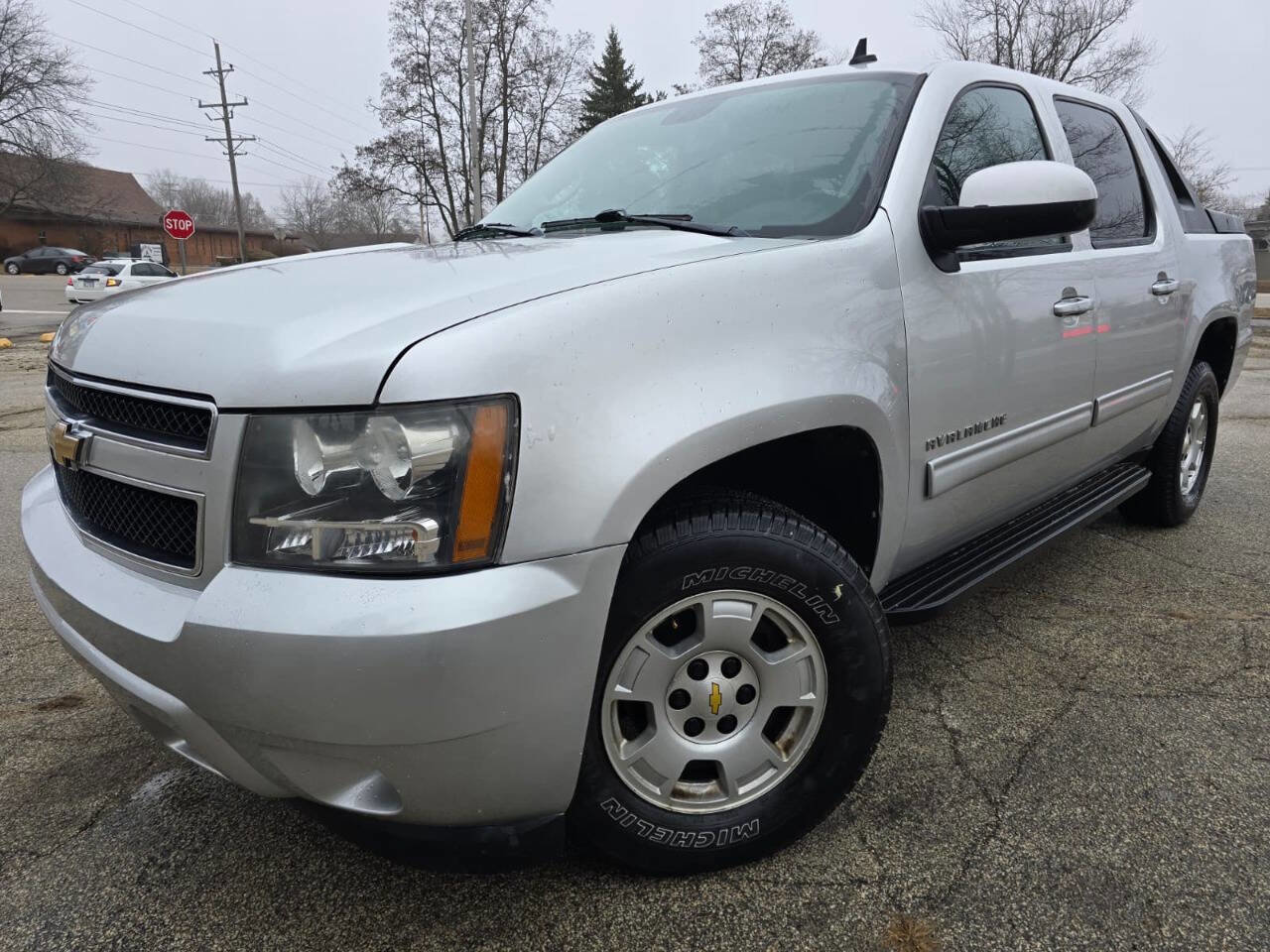 Used 2011 Chevrolet Avalanche LT image 1