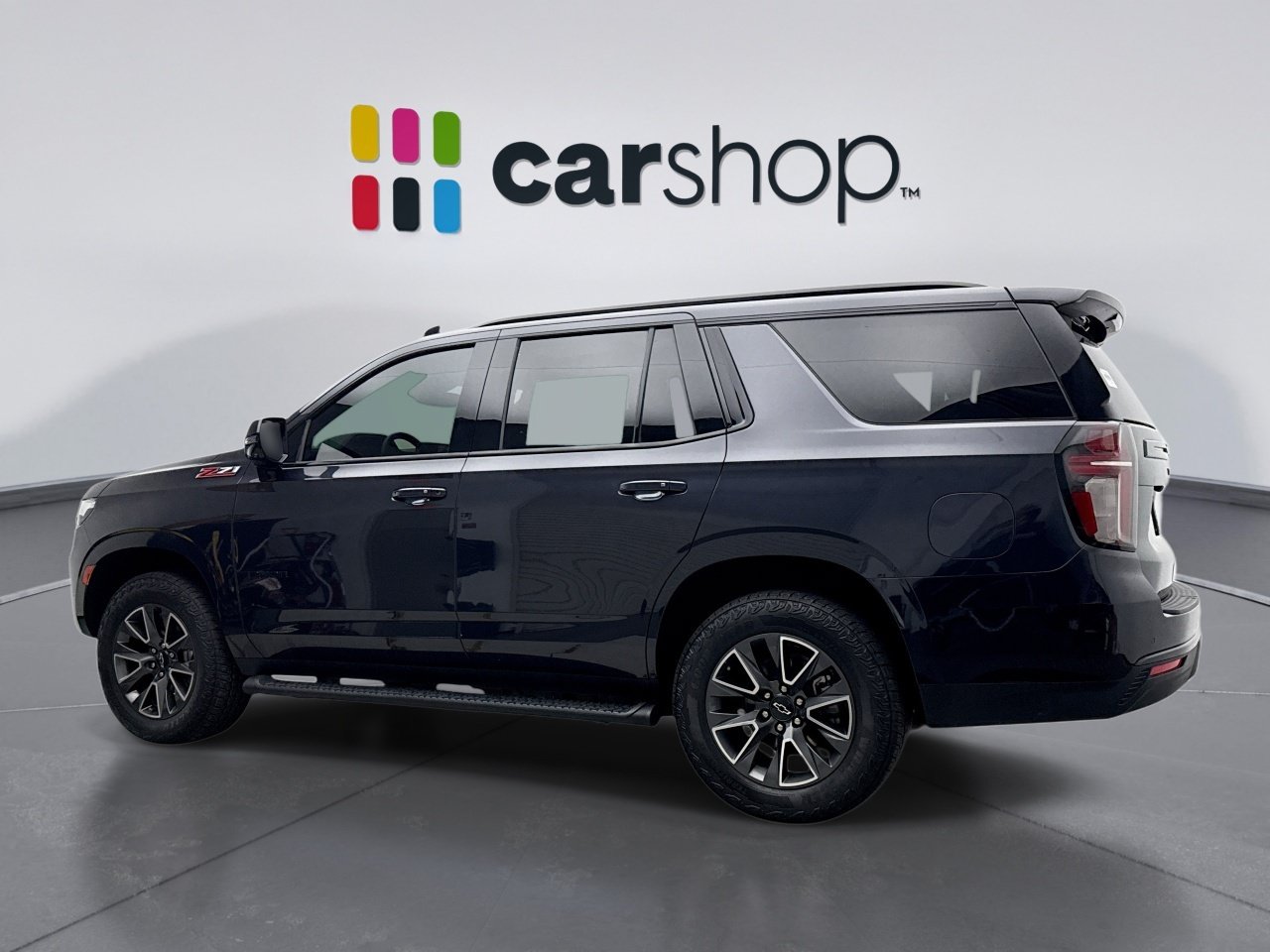 Used 2024 Chevrolet Tahoe Z71 w/ Luxury Package AWD/4WD image 3