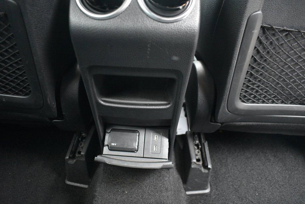 Used 2024 Mercedes-Benz GLB 250 image 32