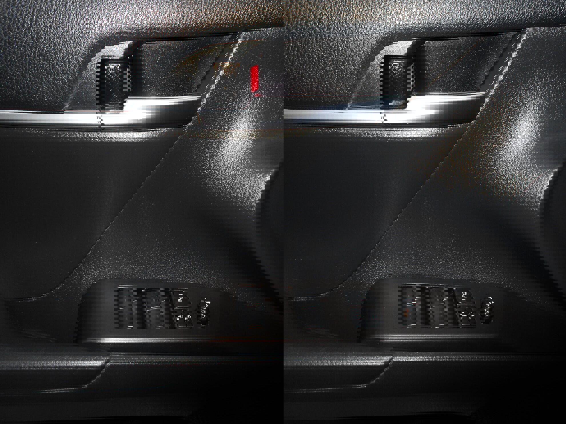 Used 2022 Toyota Camry SE image 13