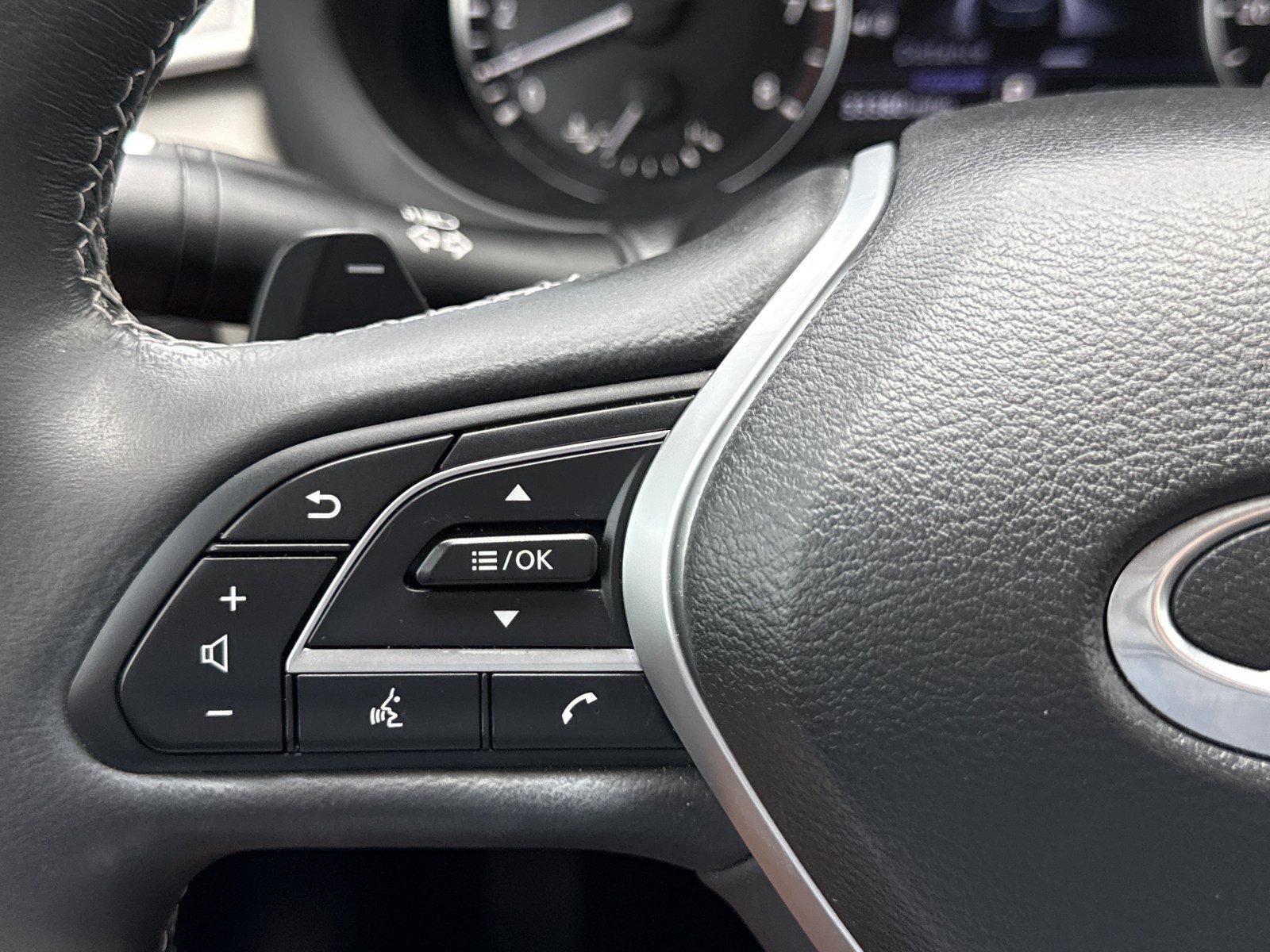 Used 2023 INFINITI QX50 Luxe FWD image 22