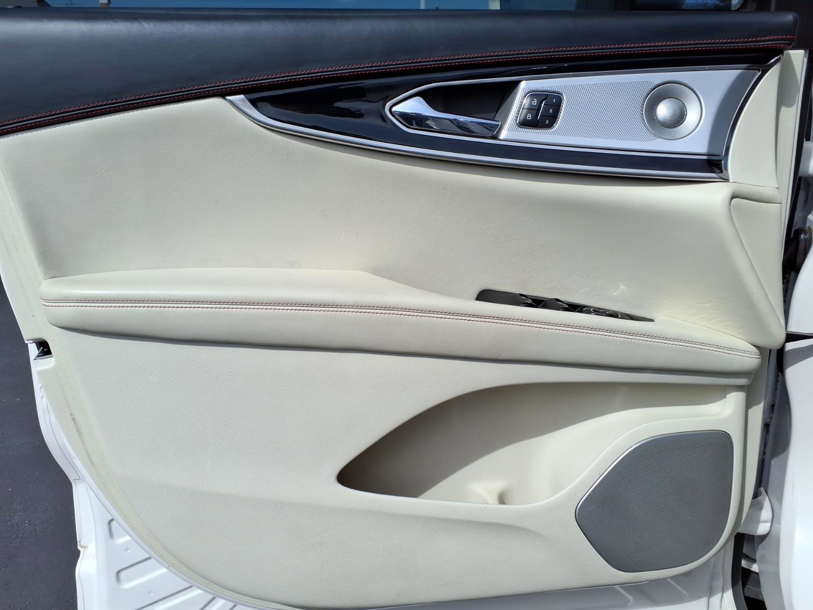 Used 2017 Lincoln MKX Black Label w/ Driver Assistance Package FWD image 10