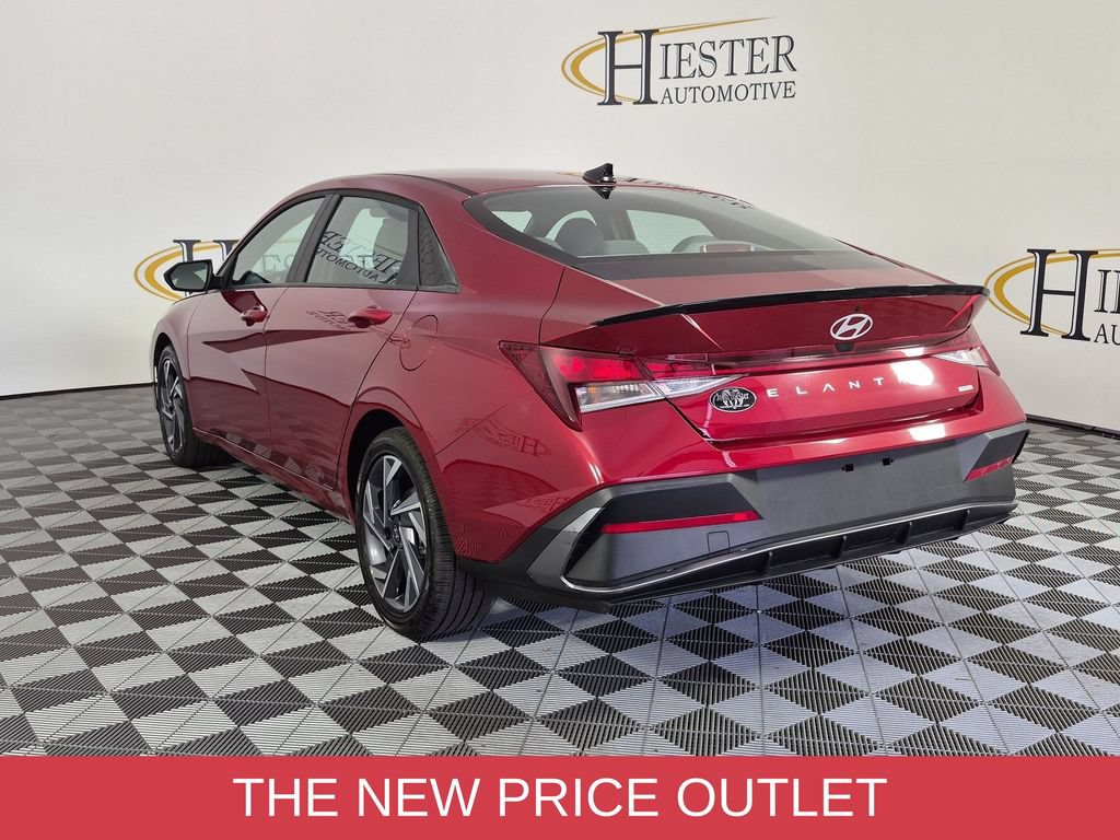 Used 2025 Hyundai Elantra SEL FWD image 6