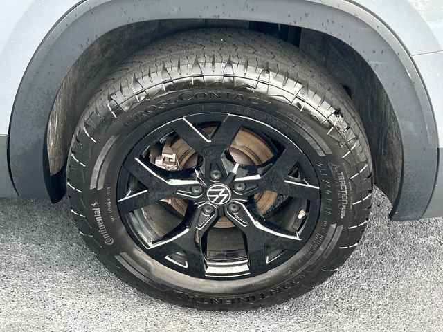 Used 2024 Volkswagen Atlas Peak Edition SE AWD/4WD image 14
