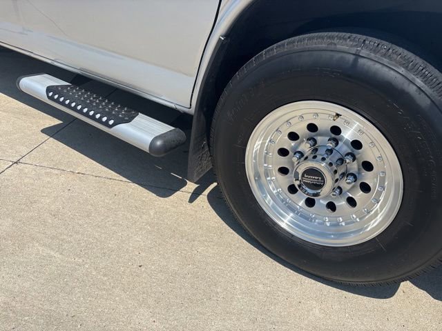 Used 2018 Chevrolet Express 3500 LT w/ LT Preferred Equipment Group RWD image 37