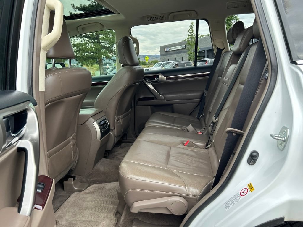 Used 2018 Lexus GX 460 Premium w/ Premium Package AWD/4WD image 23