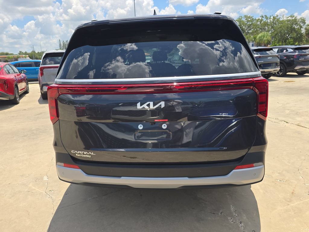 New 2027 Kia Carnival EX FWD image 7